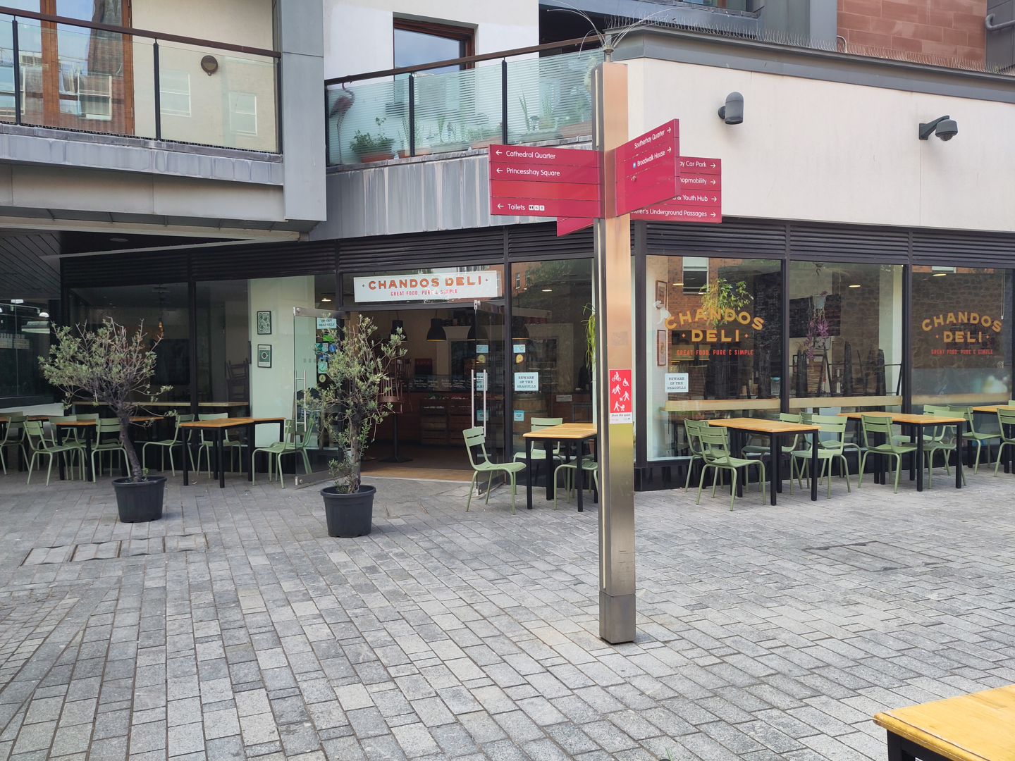 Chando's Deli exterior