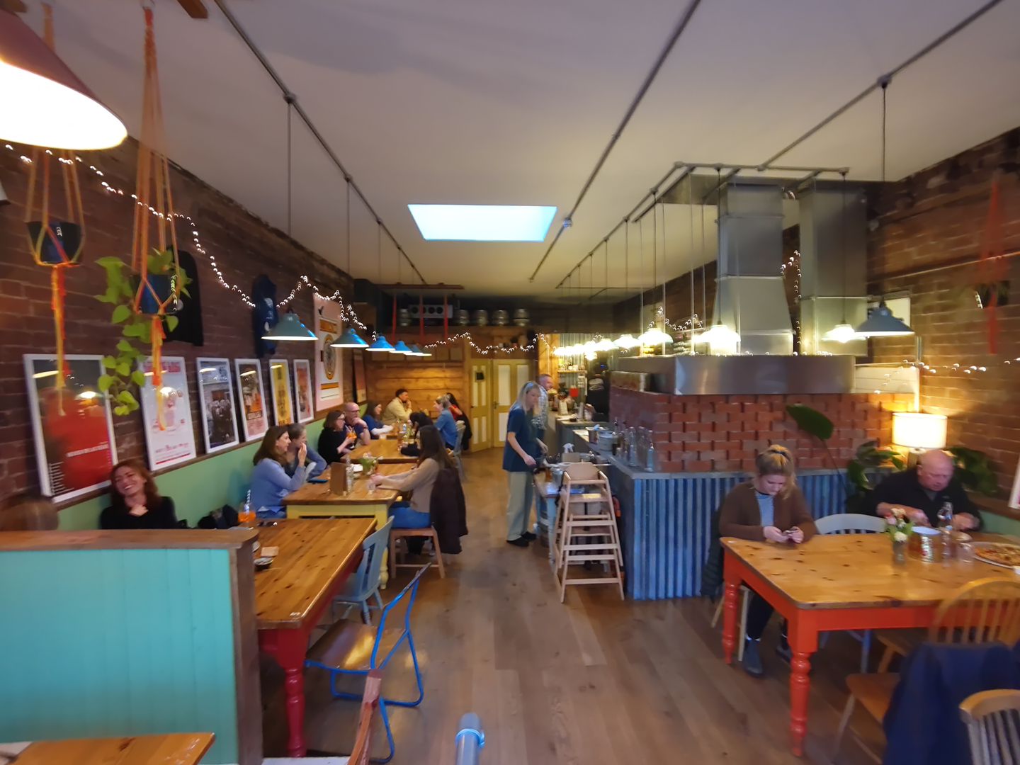 Portal Pizza interior