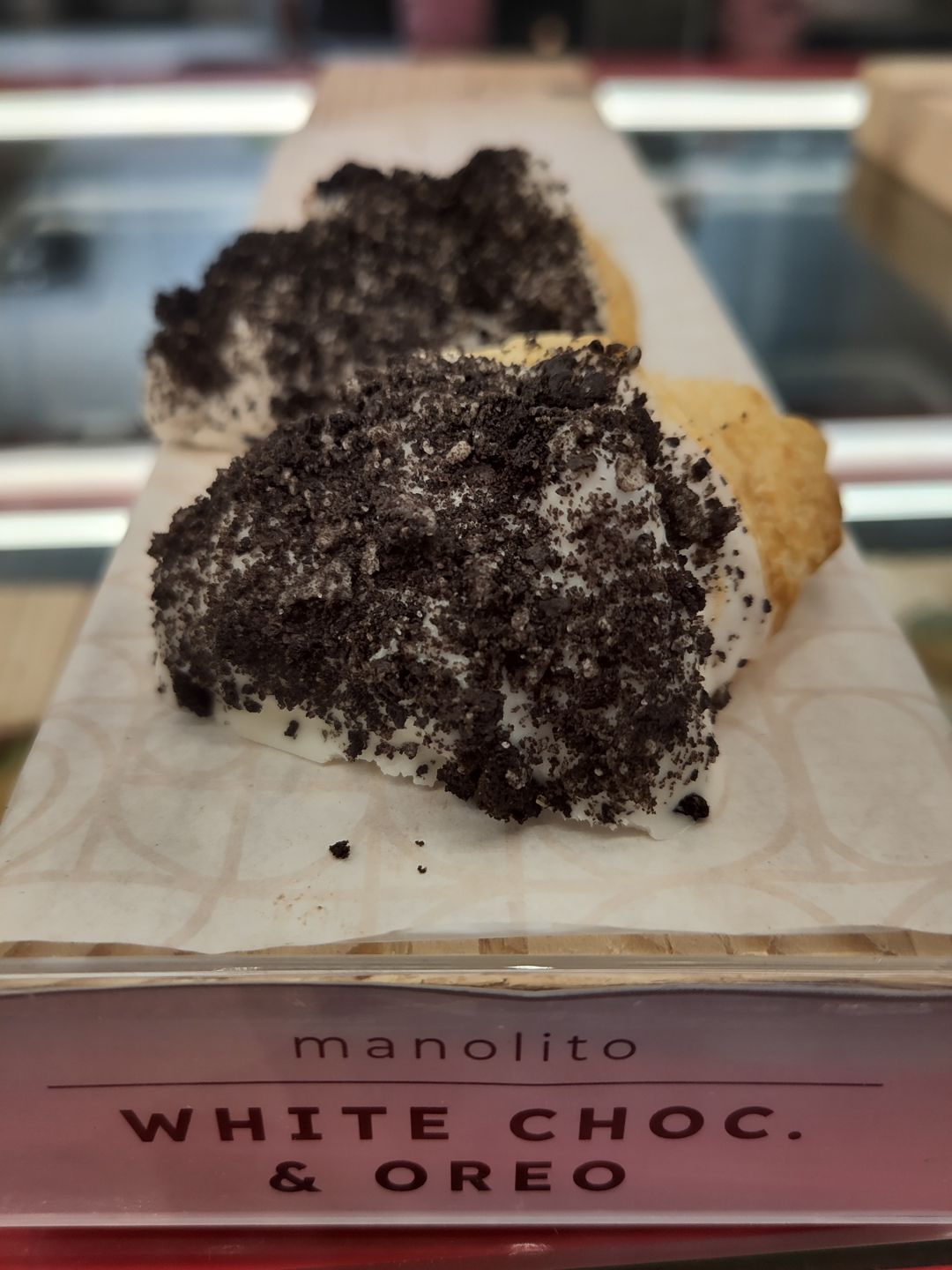 White Choc. & Oreo Manolito