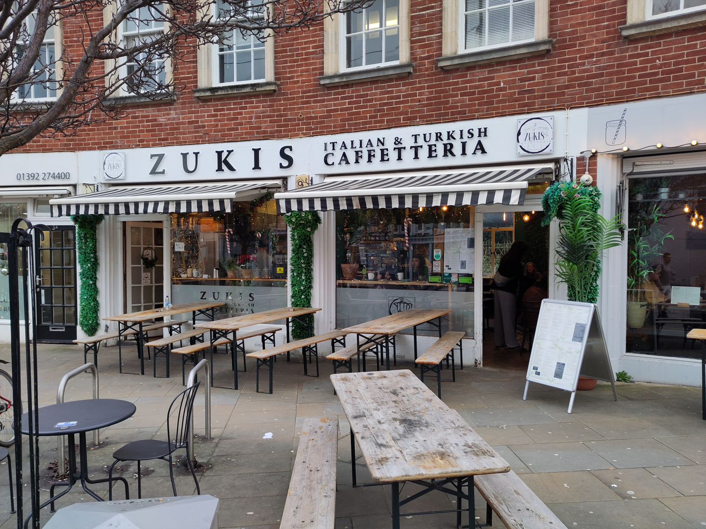 Zukis Caffetteria exterior